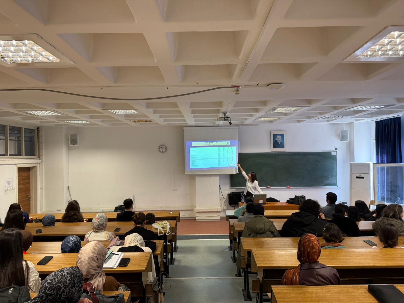 kütüphane.jpeg (184 KB)