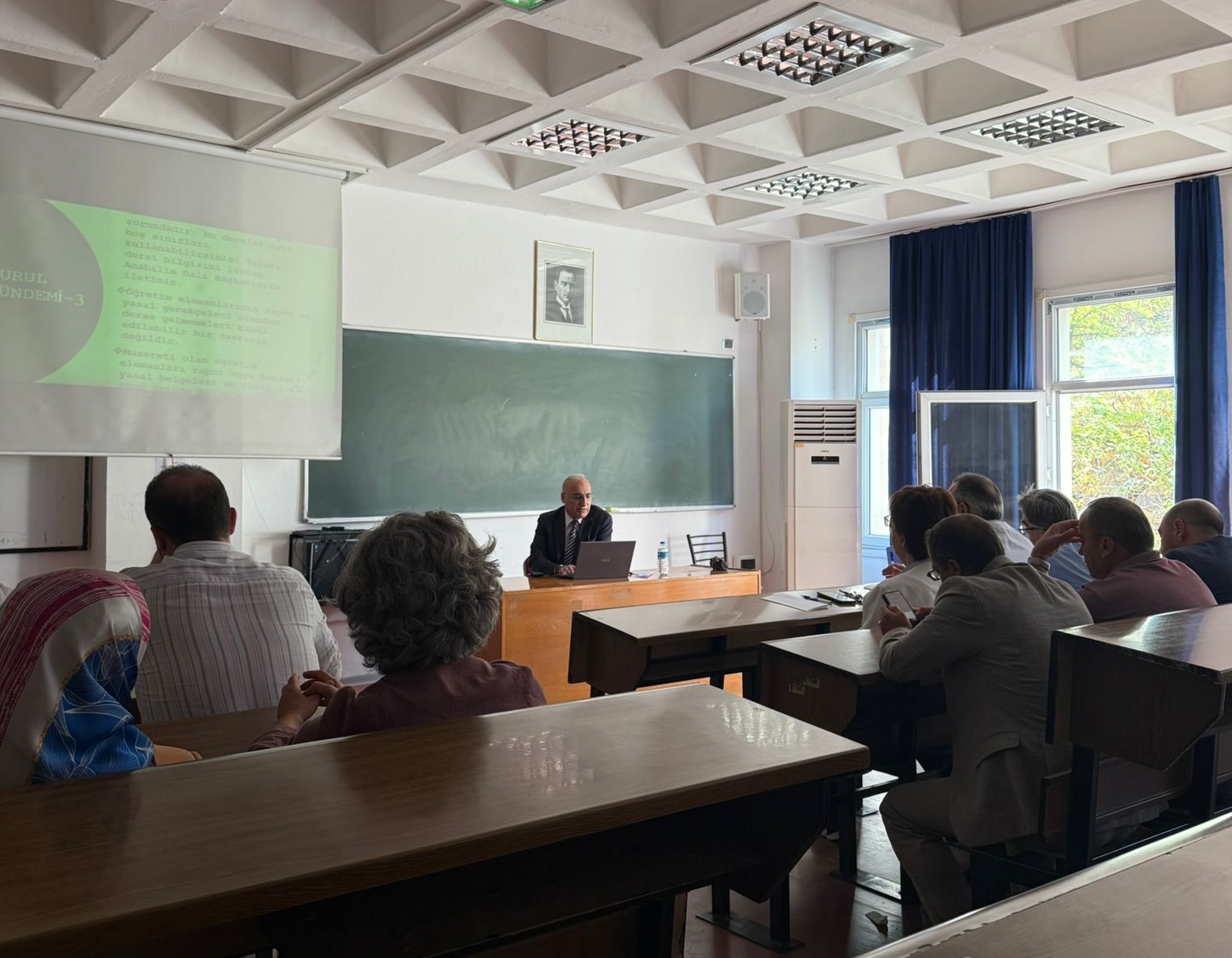 2025-2026 Güz Akademik Kurul Foto 1.jpeg (429 KB)